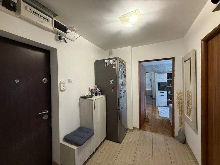 Apartament cu 3 camere semidecomandat în Ultracentral
