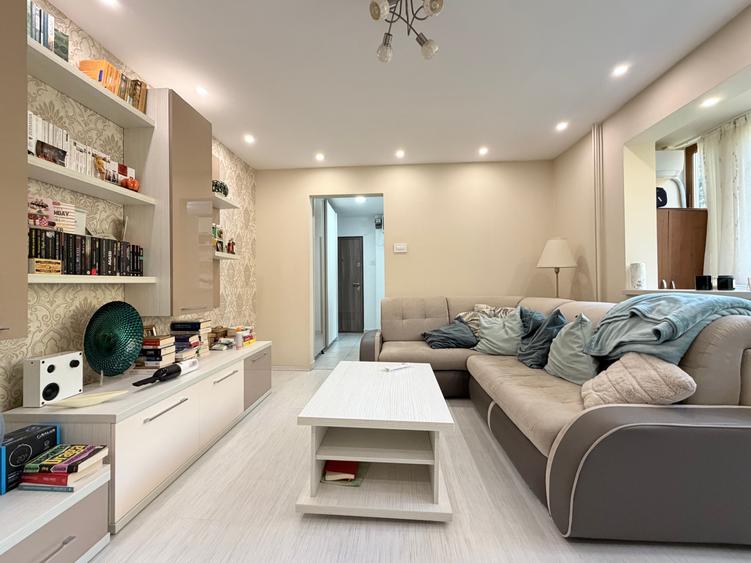 Apartament cu 3 camere semidecomandat în Gheorghe Lazăr