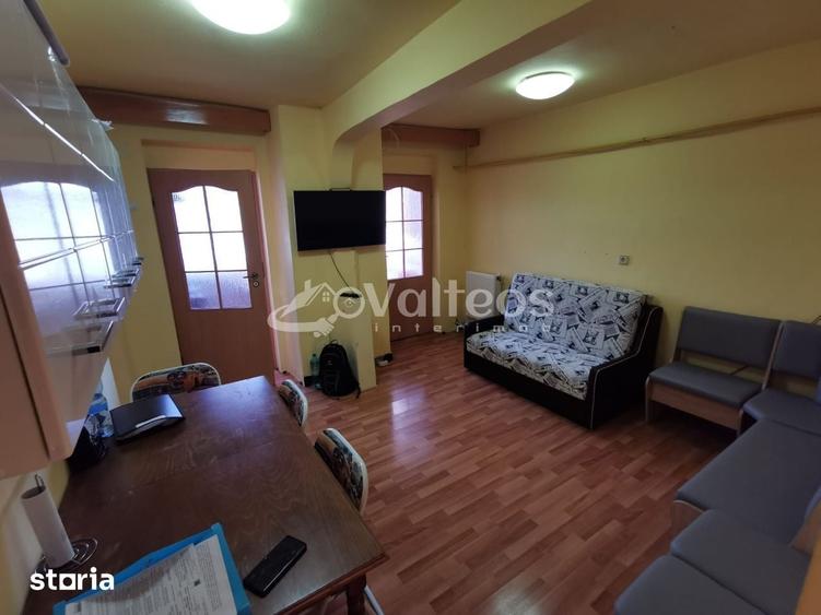 Apartament cu 4 camere decomandat în Central