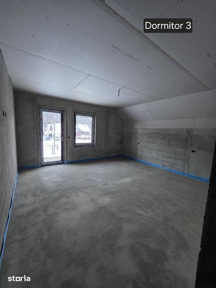 Casă cu 5 camere cu Teren 1300 Mp în Brodina