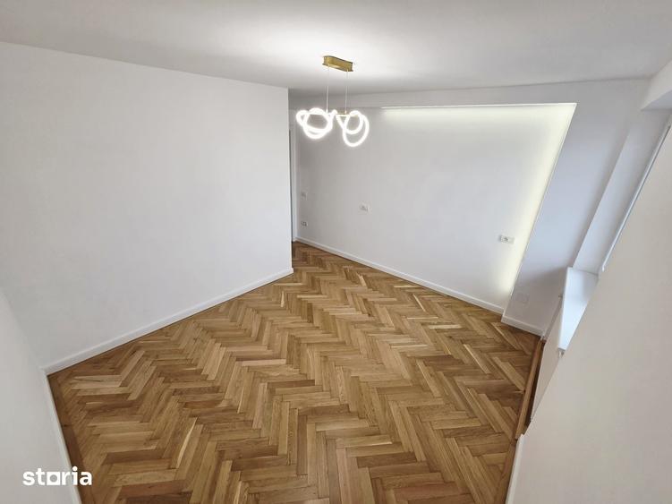 Apartament cu 3 camere decomandat în Centrul Istoric