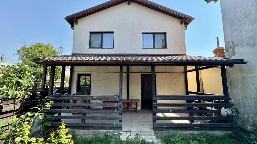 Casă cu 3 camere cu Teren 241 Mp în Tunari
