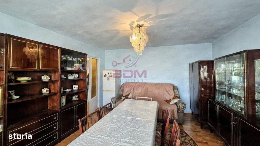 Apartament cu 3 camere decomandat în Central