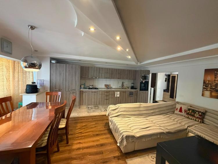 Apartament cu 3 camere decomandat în Babadag