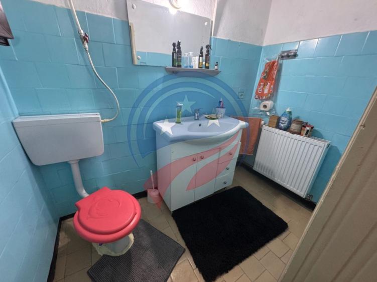 Casă individuală cu 7 camere cu Teren 3300 Mp în Orodel