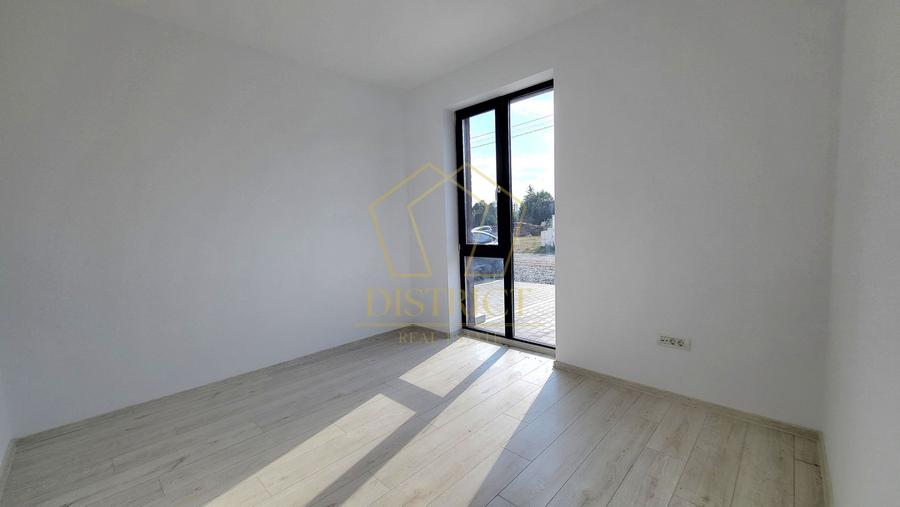 Apartament cu 2 camere semidecomandat în Giroc