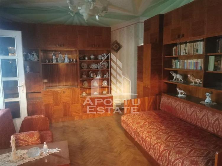 Casă cu 5 camere cu Teren 1571 Mp în Bucovăț (Remetea Mare)