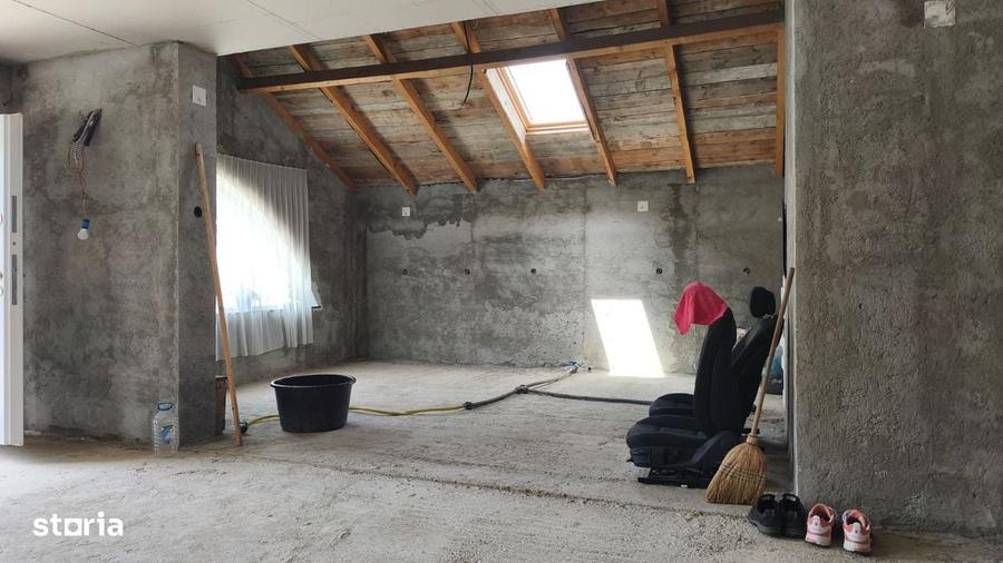 Casă cu 4 camere în Bejan