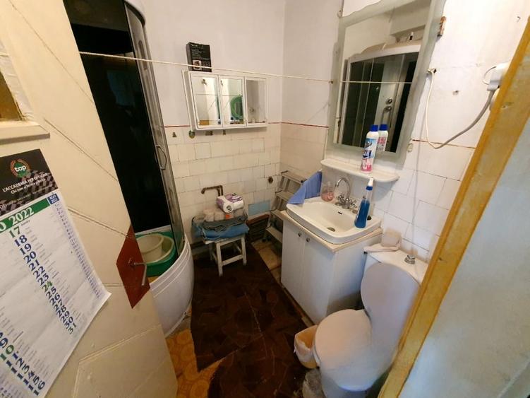 Casă individuală cu 2 camere cu Canalizare în Central