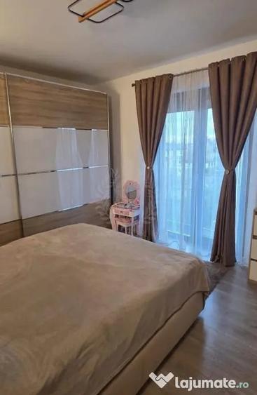 Apartament cu 3 camere decomandat în Albert
