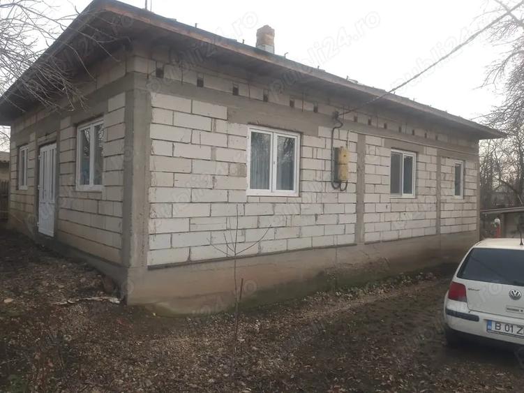 Casă cu 4 camere cu Teren 2000 Mp în Dor Mărunt