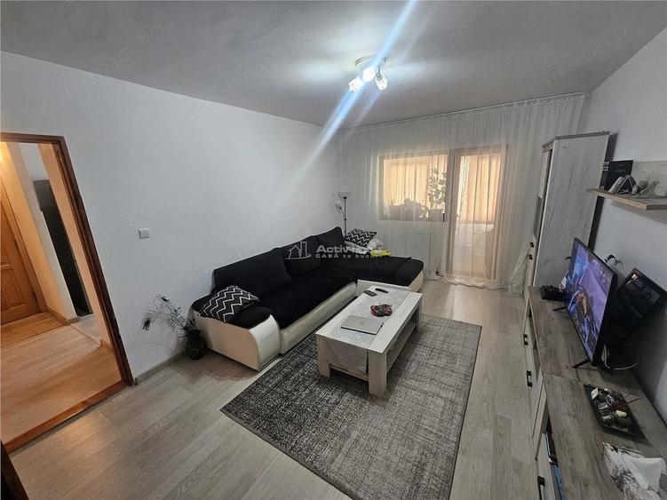 Apartament cu 3 camere decomandat în Cuptoare (Reșița)