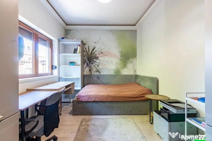 Apartament cu 4 camere semidecomandat în Turda