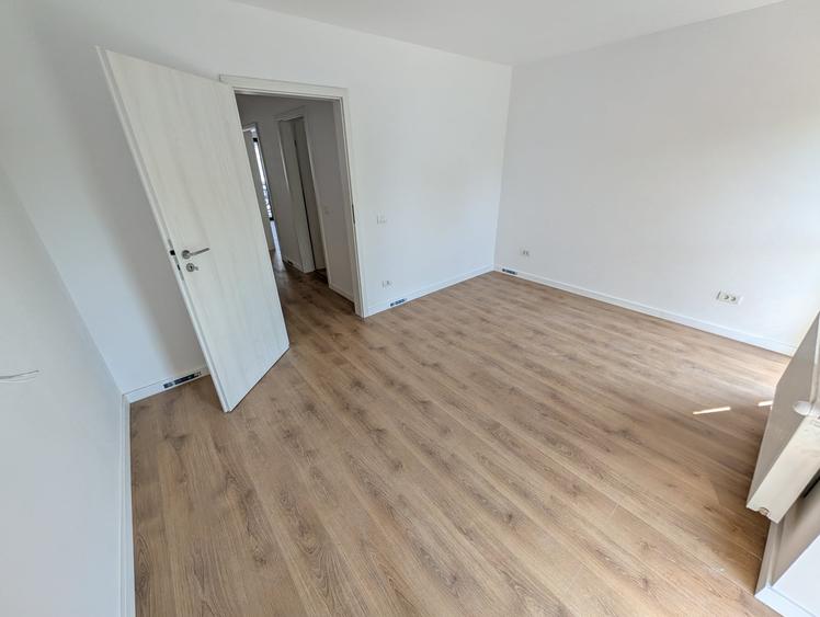Casă individuală cu 4 camere cu Teren 100 Mp în Tunari