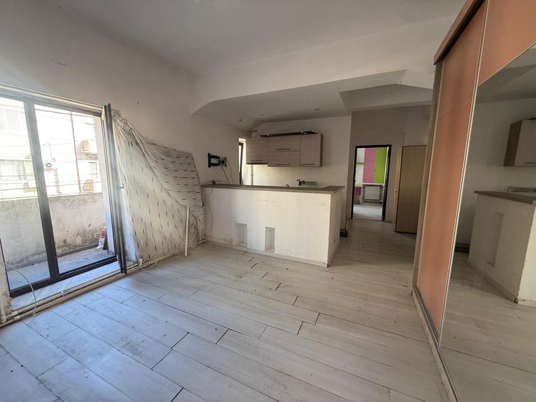 Apartament cu 2 camere decomandat în Ultracentral