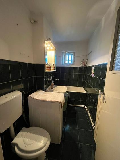 Apartament cu 4 camere semidecomandat în Gojdu