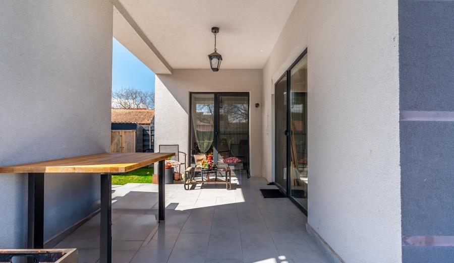Duplex cu 4 camere cu Canalizare în Florești