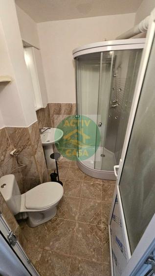 Garsonieră decomandată în Est