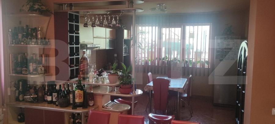 Casă individuală cu 6 camere cu Piscina în Nufărul