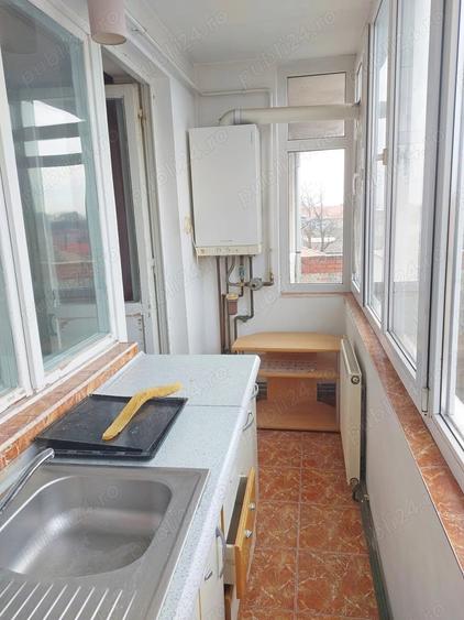 Apartament cu 3 camere semidecomandat în Bălcescu