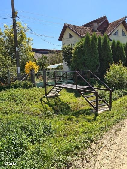 Casă cu 4 camere în Brebi