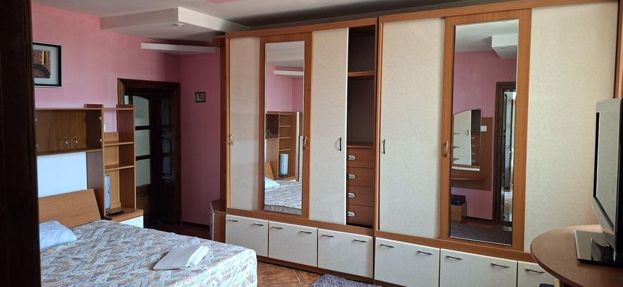 Apartament cu 3 camere decomandat în Ultracentral