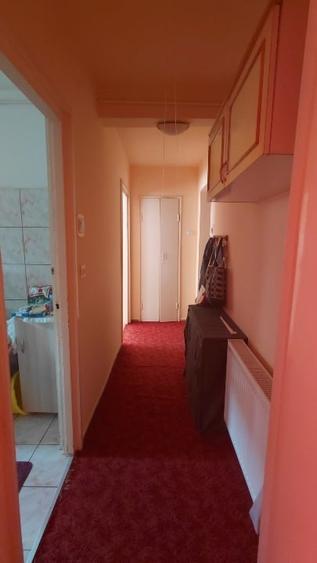 Apartament cu 3 camere decomandat, mobilat în Est