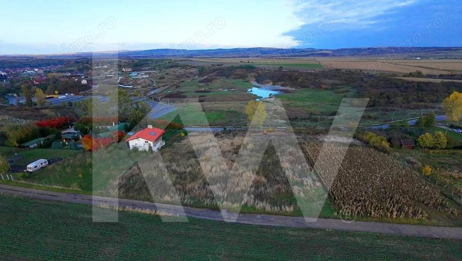 Teren de 4270 mp, în Central