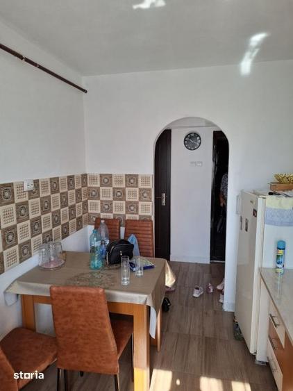 Apartament cu 3 camere în Ișalnița