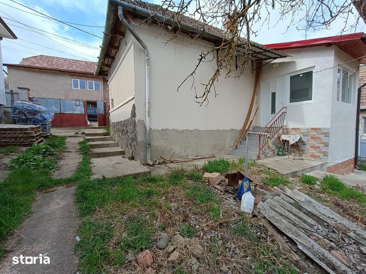 Casă cu 2 camere cu Teren 720 Mp în Central