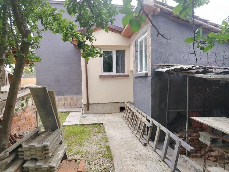 Casă cu 3 camere cu Teren 940 Mp în Central