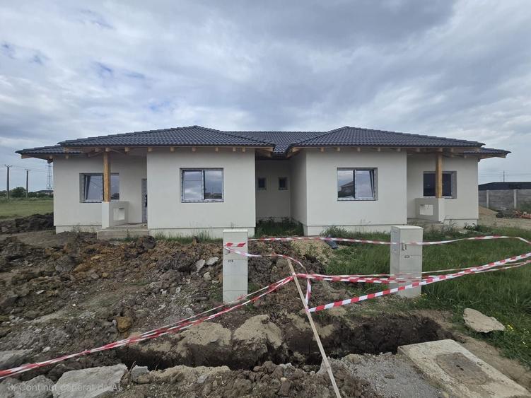 Duplex cu 3 camere cu Canalizare în Moșnița Nouă