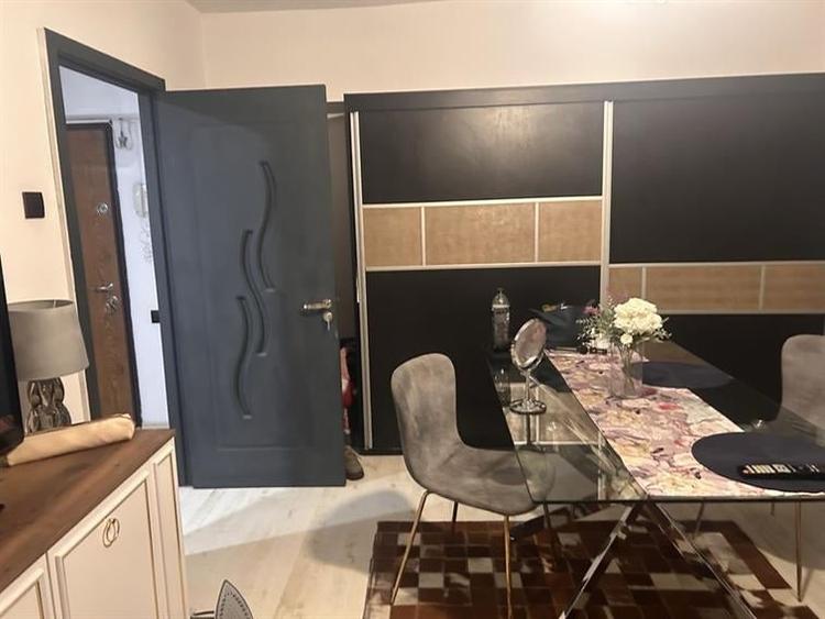 Apartament cu 2 camere decomandat în Titulescu