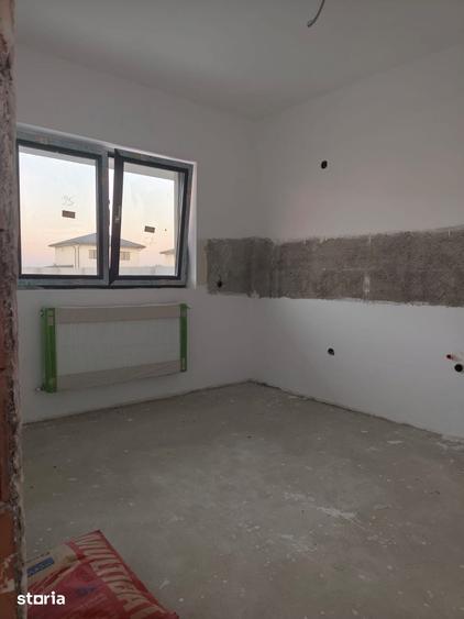 Casă cu 4 camere cu Teren 484 Mp în Joița