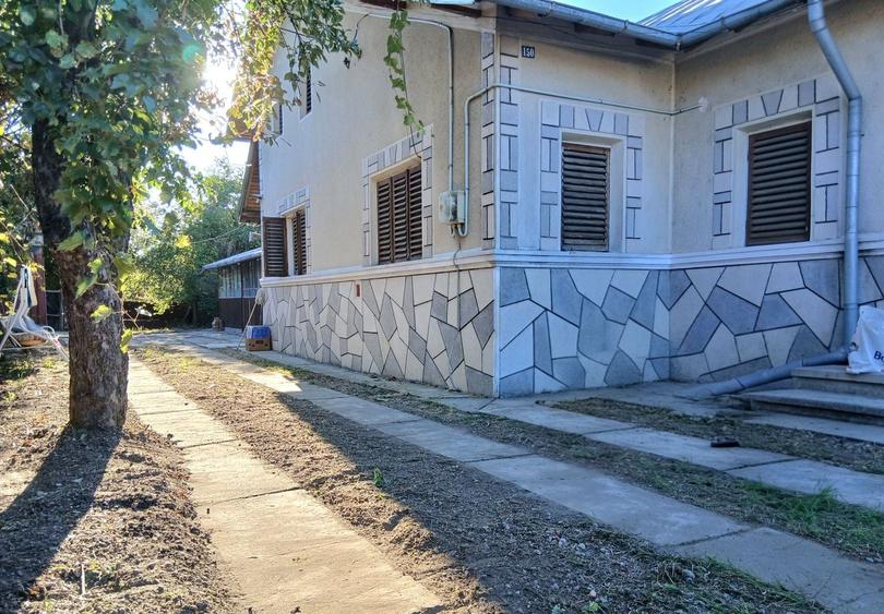 Casă individuală cu 5 camere cu Canalizare în Văcărești