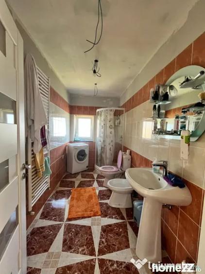 Casă cu 3 camere cu Teren 1000 Mp în Central