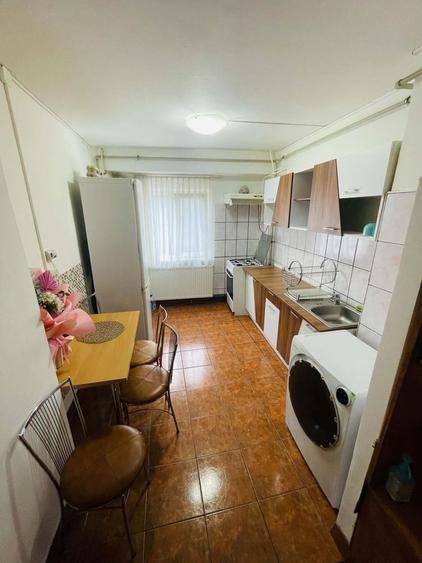 Apartament cu 2 camere decomandat în Lipovei