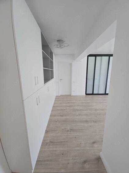Apartament cu 3 camere decomandat în Baicului