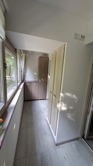 Apartament cu 2 camere semidecomandat, mobilat în Podu Roș