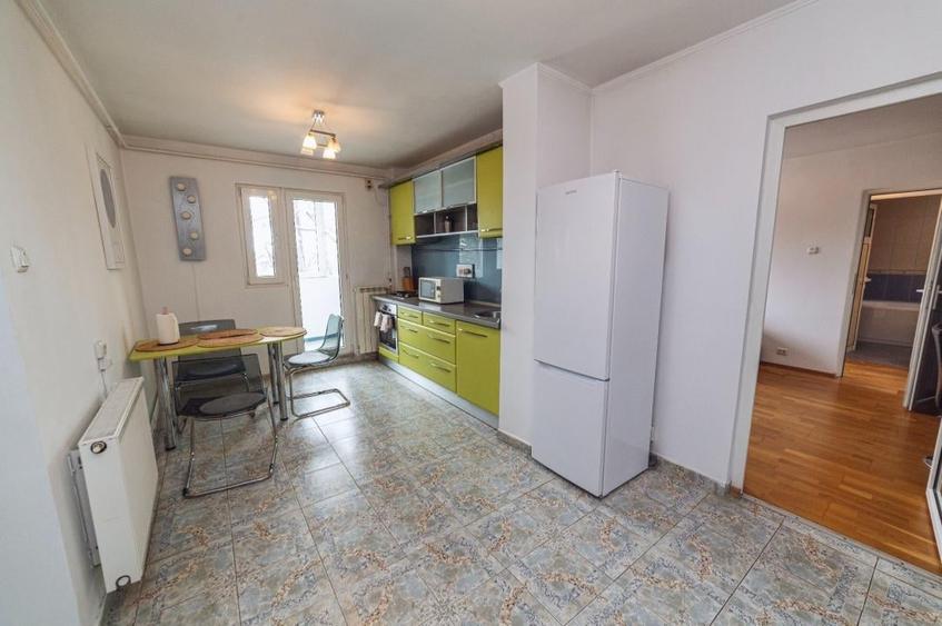 Apartament cu 3 camere semidecomandat, mobilat în Militari