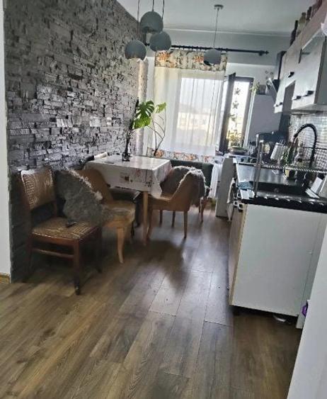 Apartament cu 3 camere decomandat, mobilat în Inel II