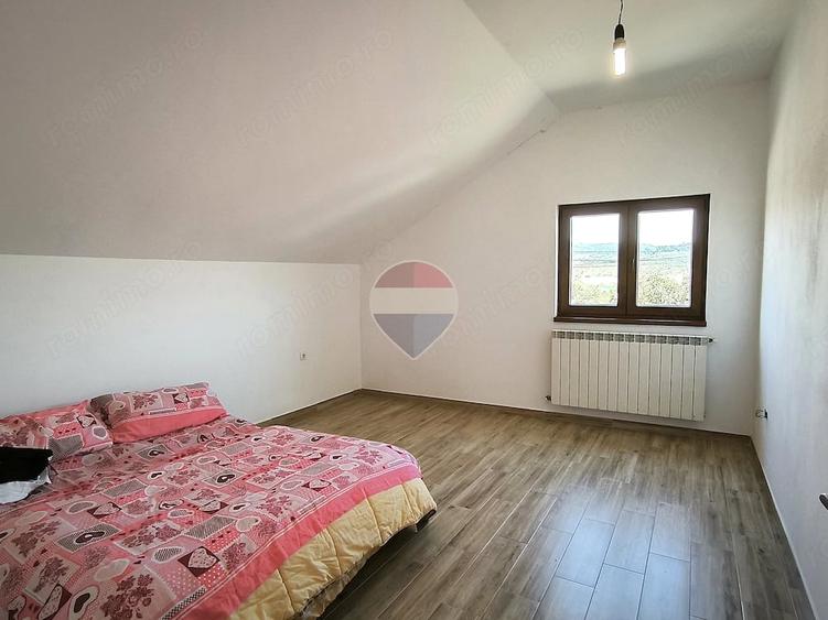 Casă cu 4 camere cu Teren 401 Mp în Hoghilag
