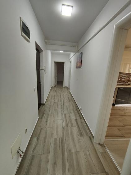 Apartament cu 3 camere decomandat în Fundeni