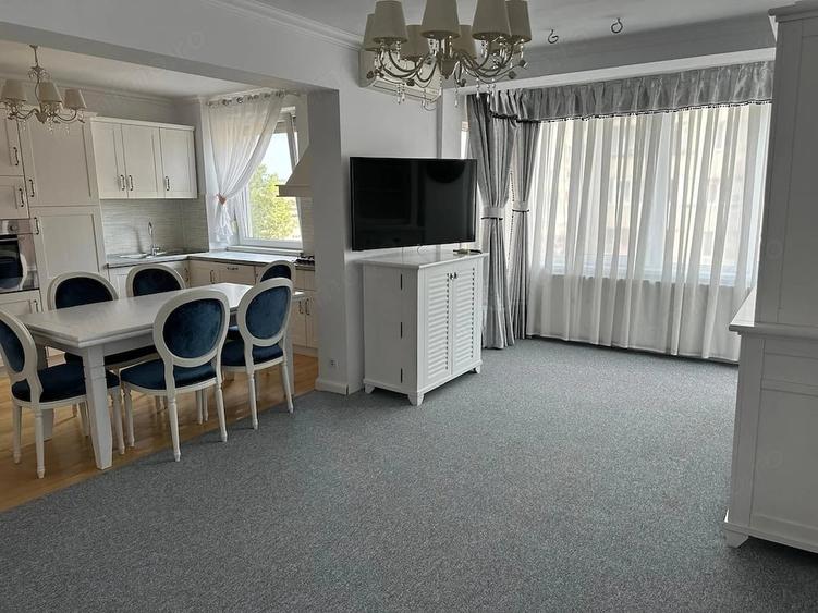 Apartament cu 3 camere decomandat în Dacia