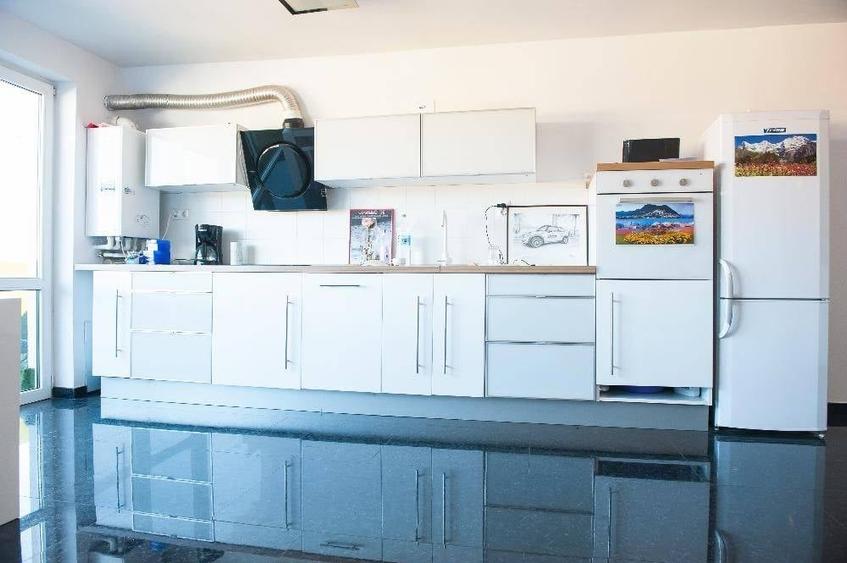 Apartament cu 3 camere în Andrei Mureșanu