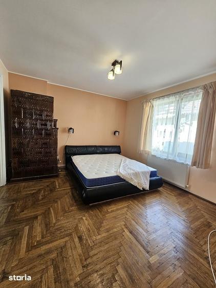 Casă cu 5 camere cu Teren 500 Mp în Central