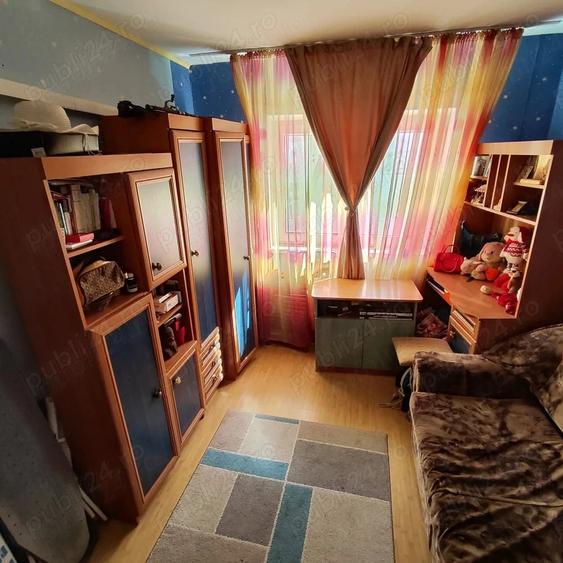 Apartament cu 4 camere decomandat în Inel I