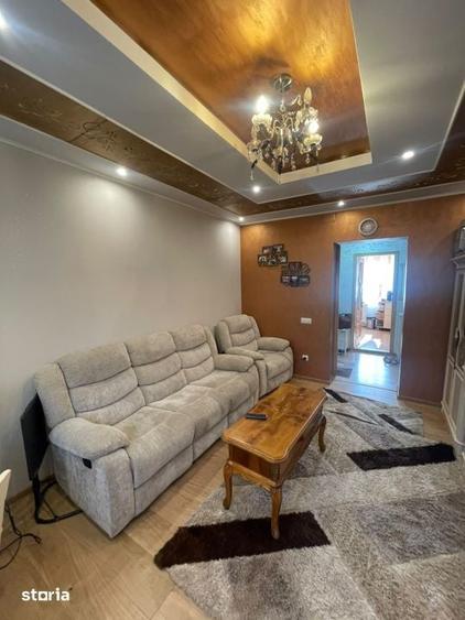 Apartament cu 3 camere decomandat în Săsar