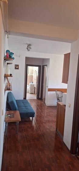 Apartament cu 3 camere decomandat în Florești