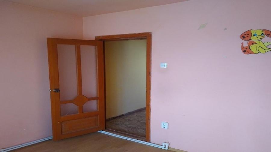 Apartament cu 3 camere decomandat în Micro 3